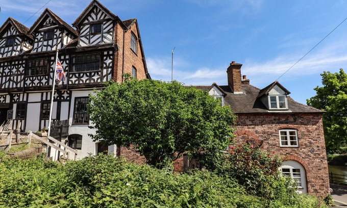 Bridgnorth Cottage | The Postage Stamp