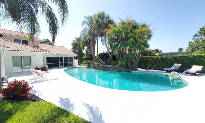 Clermont House | The Presidential at Swiss | 6 Bed, 6.5 Bath