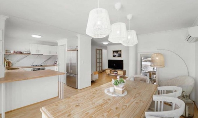 Scarborough House | The “Pretty Beach House”