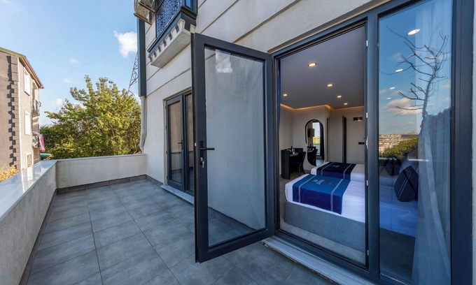 Arnavutkoy Hotel | The Private Airport Hotel