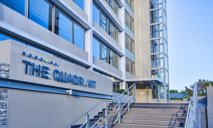 Claremont Apartment | The Quadrant, G505