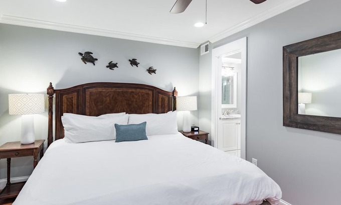 French Quarter Apartment | The Quarters on Vendue 202: Two Bedroom, Two Bathroom Suite with Kitchen