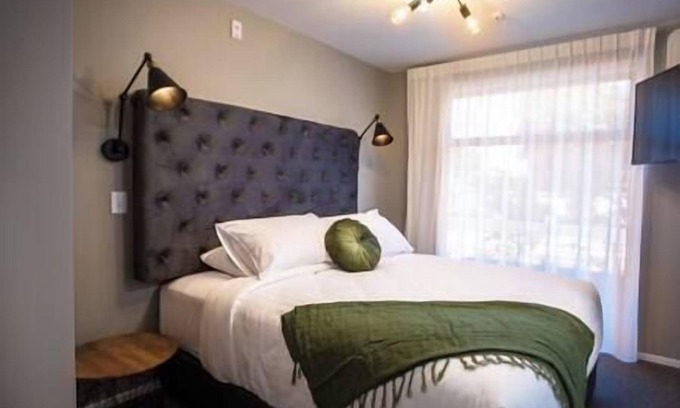 Fitzroy Apartment | The Residence Fitzroy - One bedroom Apartment - Sky Tv (Apt 9)