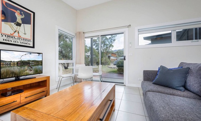 Crackenback Apartment | The Retreat | Crackenback | Couples escape | Cosy!