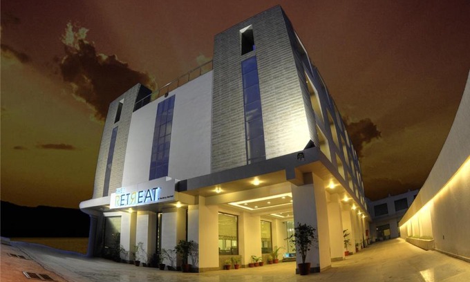 Agra Hotel | The Retreat