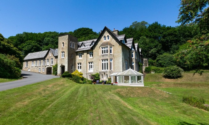 Chillington Apartment | The Retreat - Two Bedroom Apartment, Sleeps 4