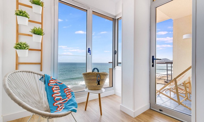 Las Palmas de Gran Canaria Apartment | THE RINCON DE VALENTINA 90m away from the sea 20m sand PLAYA DE LAS CANTERAS