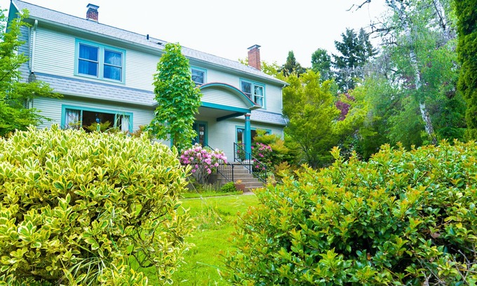 Whiteaker House | The Riverpath Inn, just steps from the Willamette river & Rose Gardens, Eugene