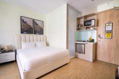 Downtown Ho Chi Minh City Hotel | The Rixx Saigon Central - Next to Ben Thanh Market