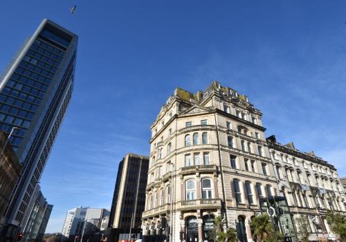 Castle Quarter Hotel | The Royal Hotel Cardiff