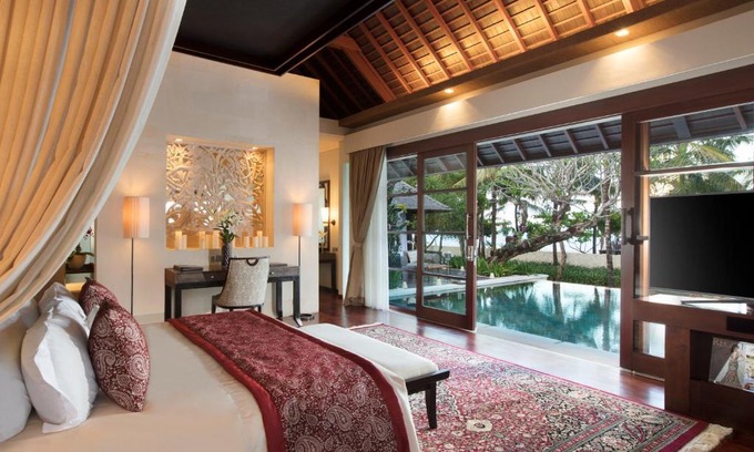 Nusa Dua Villa | The Royal Santrian