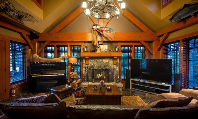 Regional District of Nanaimo House | The Rustic West Meets Oceanfront Estate