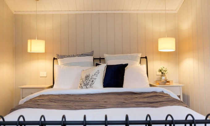 Rye Cottage | The Sandpiper - 250m from the bay beach. - Romantic Cottage Escape