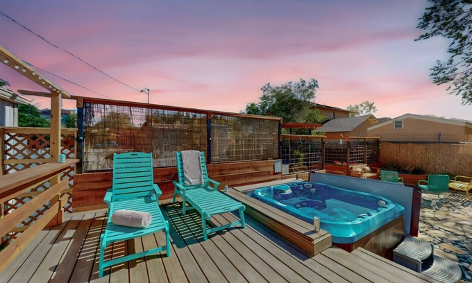 Albuquerque House | The Sea Belle by the Rio Grande | Private Spa & Steam