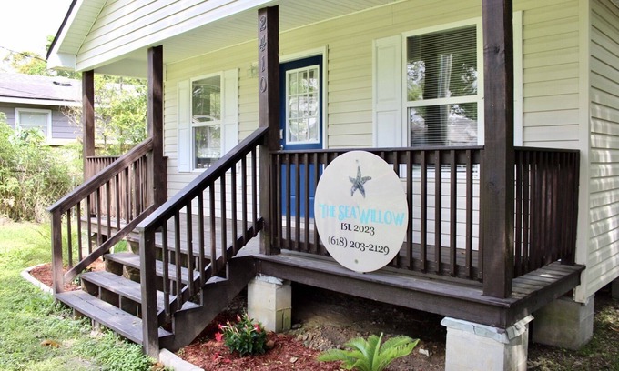 Gulfport House | The Sea Willow : A Charming Gulf Coast Cottage