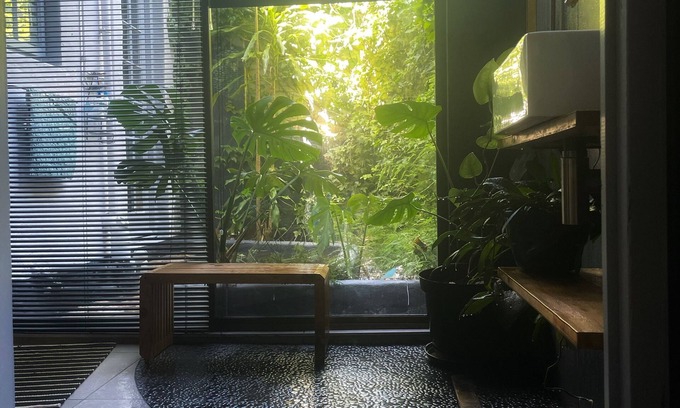 Rome Glen Cottage | The Secret Room. A tranquil private ensuite room with a separate entrance.