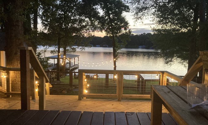 Mineola Cabin | The Serene Getaway