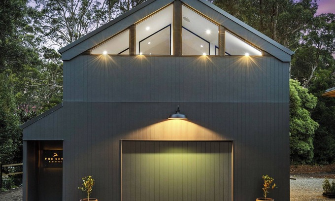 Sassafras Bed & Breakfast | The Sett. A luxurious, tranquil getaway in the Dandenong Ranges.