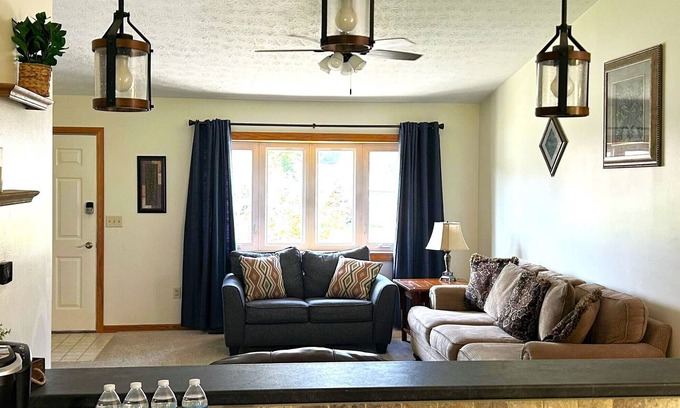 West Carrollton House | The Sherwood Home: 3 BR W/Garage Use, Convenient to 1-75