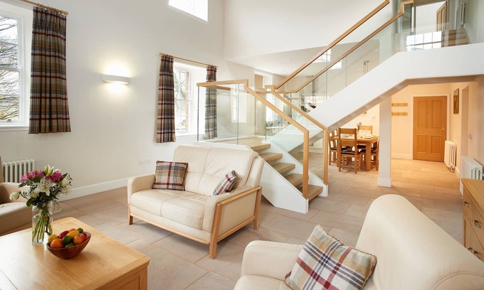 Carlisle Apartment | The Sir Walter Scott Apartment is a luxurious property