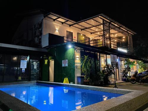 Teluk Cempedak Hotel | The Sky Inn