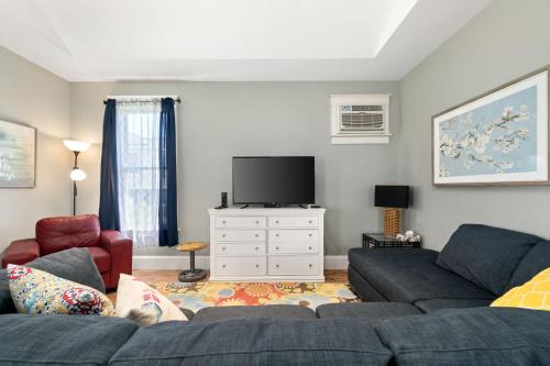 Cherry Valley House | The Snowberry - 67 Butternut