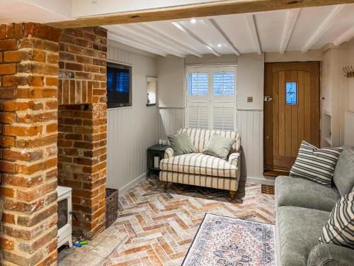 Stratford Saint Mary House | The Snug Cottage