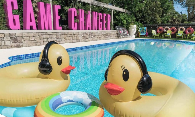 Casselberry House | The Soundwave Retreat 🌴 Pool, Spa & Golf Oasis