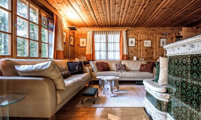 Arosa Ski Chalet | The spacious and unique Flöka house