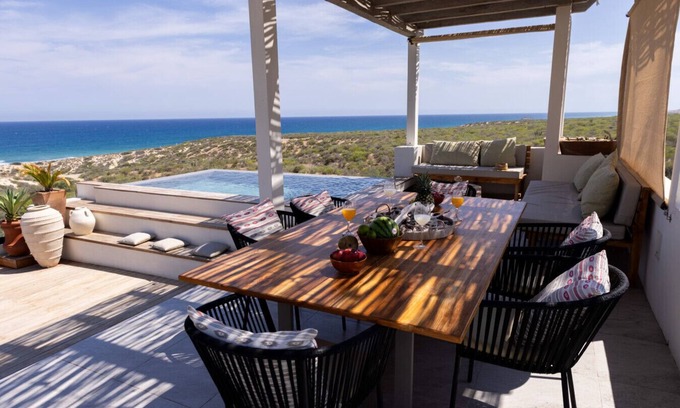 Vinorama Apartment | The Spacious Serenity Loft @ New Seaside Villa w/Infinity Pool,Spa & Surf