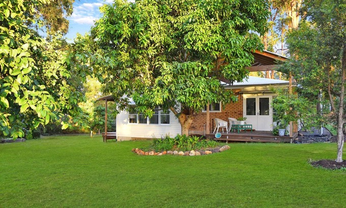Buderim Cottage | * The Stables Inc. - a magical retreat *