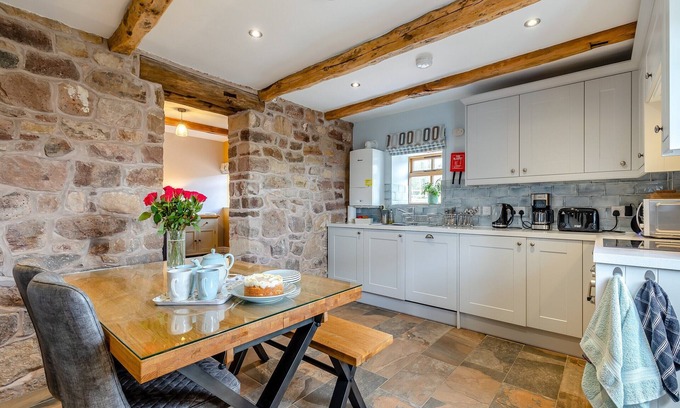 Cauldon Low Cottage | The Stables - UK46731