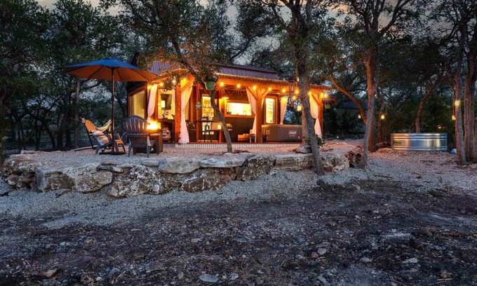 Hondo Cabin | The Starlight Escape