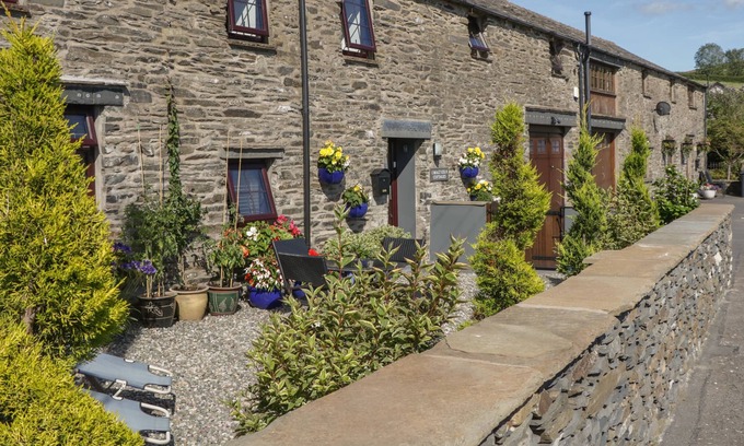 Kirkby-in-Furness Cottage | THE STUDIO MALT KILN COTTAGES, pet friendly in Grizebeck