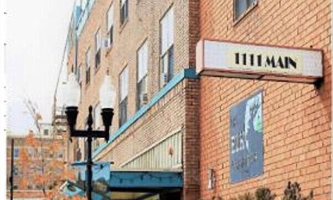 Downtown Klamath Falls Apartment | The Suites at The George 212