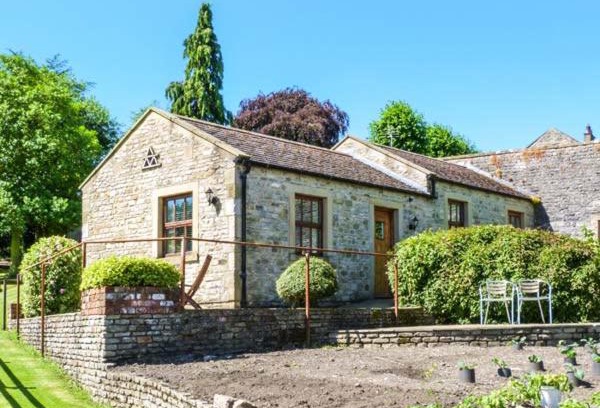 Middleham House | The Summer Palace