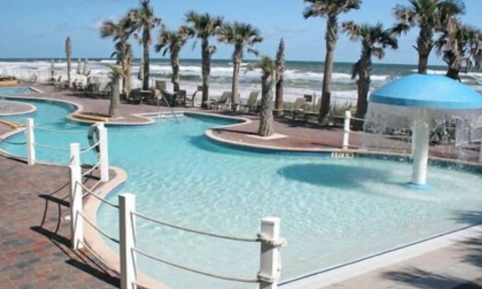 Volusia County Resort | The Sunshine @ The Cove on Ormond Beach