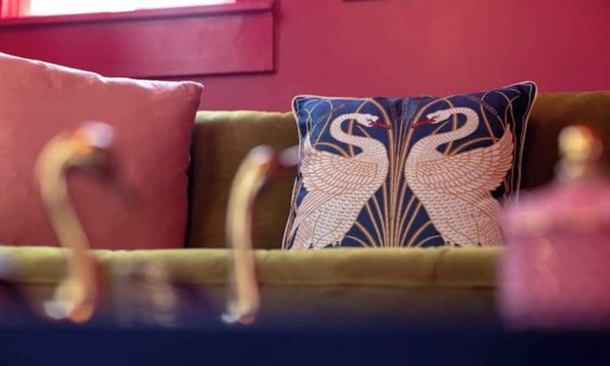 Southeast Pensacola Villa | The Swan: Vibrant East Hill Getaway in Pensacola, Close to Beaches and Downtown