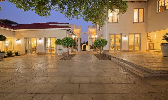 Greater Johannesburg Metropolitan Area Hotel | The Syrene Boutique Hotel