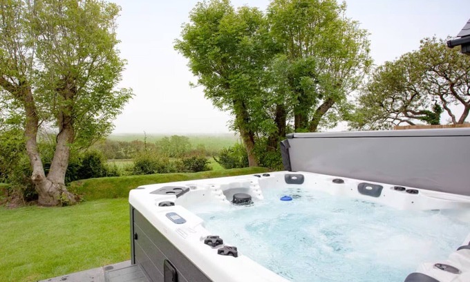 Down Thomas House | The Tawny - Three Bedroom House, Sleeps 6