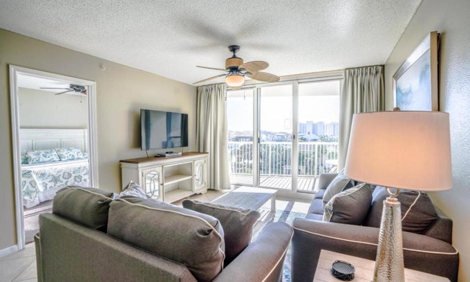 Destin Hotel | The Terrace at Pelican Beach 302