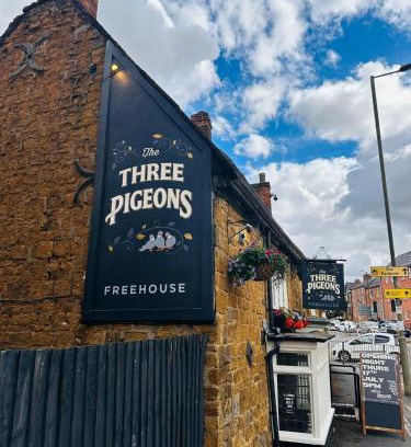 Banbury Hotel | The Three Pigeons