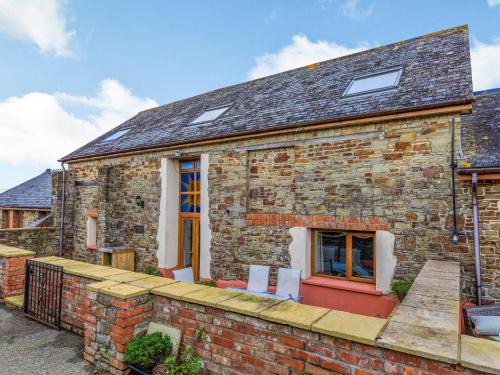 Westleigh House | The Threshing Barn - Uk35754