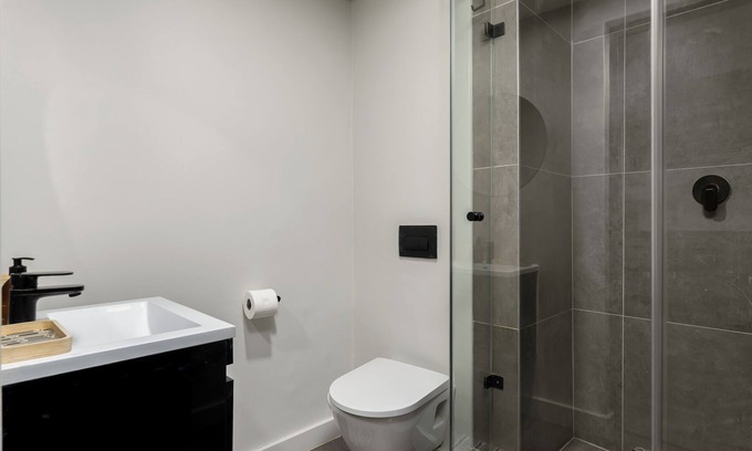 Cape Town City Centre Apartment | The Tokyo | Modern CBD Apartment | No loadshedding