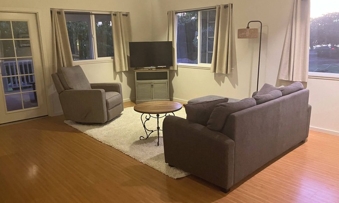 Pupukea Cottage | THE TREEHOUSE COTTAGE - 90 DAY RENTAL