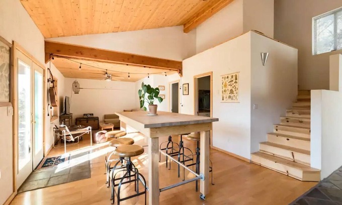 Mount Lemmon Cabin | "The Treehouse" Cozy cabin at Mt. Lemmon with amazing views!