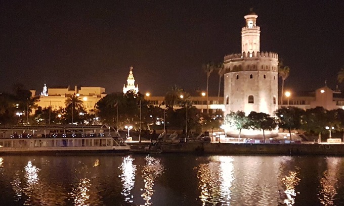 Triana Apartment | THE TRIANA CORRALA