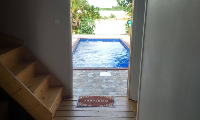 Sainte-Anne Ski Chalet | 'THE TROPICAL CHALET'