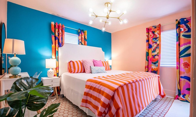 Oxford House | The Tropicana, Discount rate for S. Carolina game!