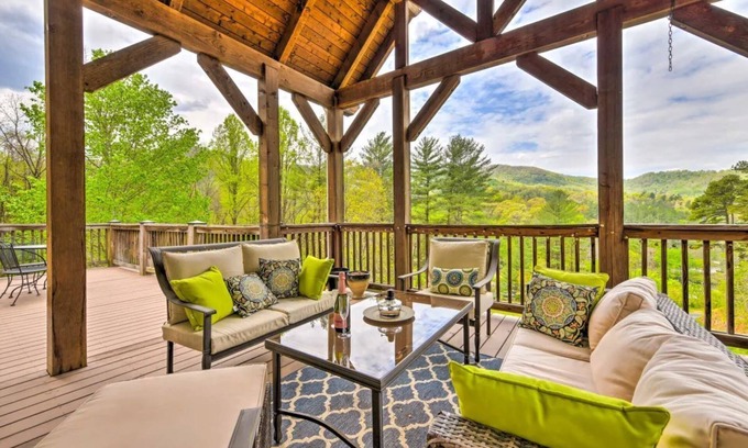 Cullowhee House | The Tuck House, nestled in the serene beauty of Cullowhee, NC